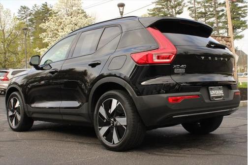 2024 Volvo XC40 Recharge Pure Electric Twin Plus