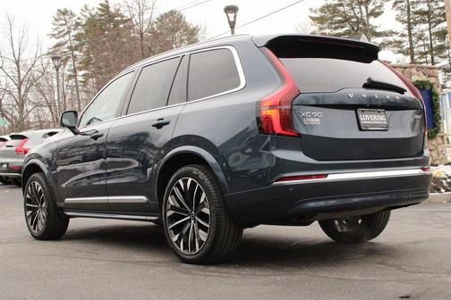 2025 Volvo XC90 B6 Plus 7-Seater