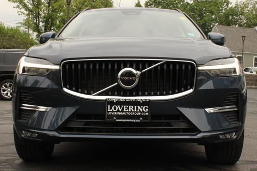 2022 Volvo XC60 B5 Momentum