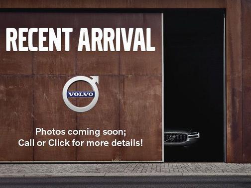 Onyx Black Metallic 2024 Volvo XC90 B6 Plus Bright Theme 7-Seater