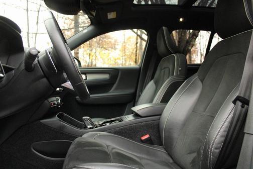 2020 Volvo XC40 T5 R-Design