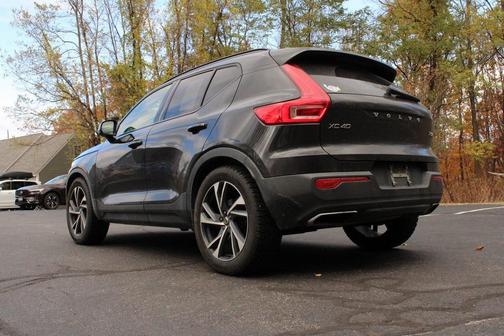 2020 Volvo XC40 T5 R-Design