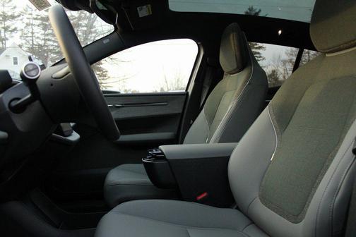 2026 Volvo EX30 Plus Twin Motor Performance, Fully electric