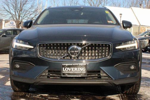 2024 Volvo V60 Cross Country B5 Plus