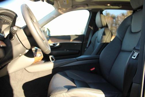 2024 Volvo XC90 Recharge Plug-In Hybrid T8 Plus 6-Seater