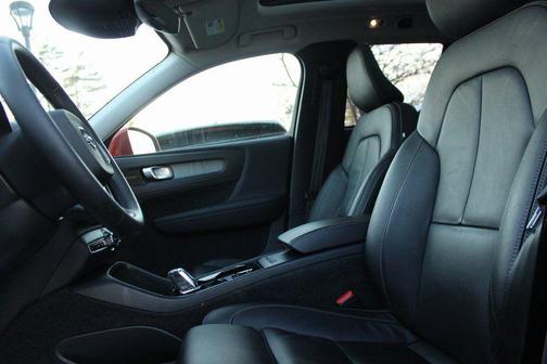 2022 Volvo XC40 T5 Inscription