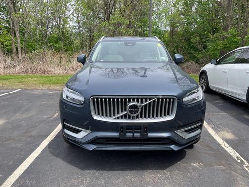 Denim Blue Metallic 2024 Volvo XC90 Recharge Plug-In Hybrid T8 Ultimate 6-Seater