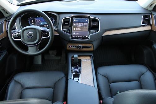 2024 Volvo XC90 Recharge Plug-In Hybrid T8 Plus Bright Theme 7 Passenger