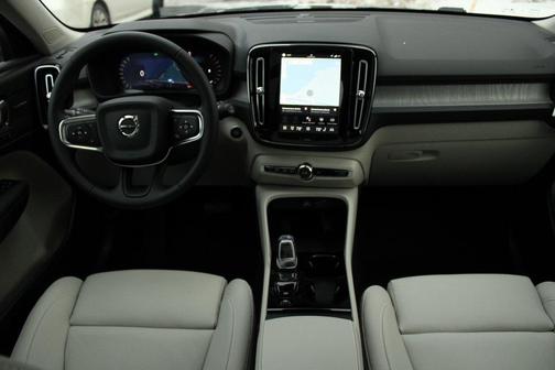 2026 Volvo XC40 B5 Ultra