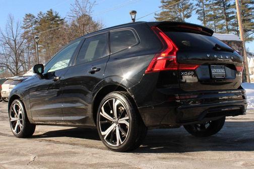 2023 Volvo XC60 B6 Ultimate Dark Theme