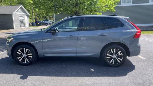 Thunder Grey Metallic 2024 Volvo XC60 B5 Core Dark Theme
