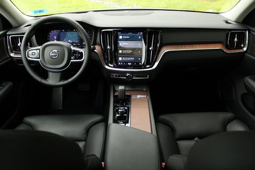 2024 Volvo S60 Ultimate