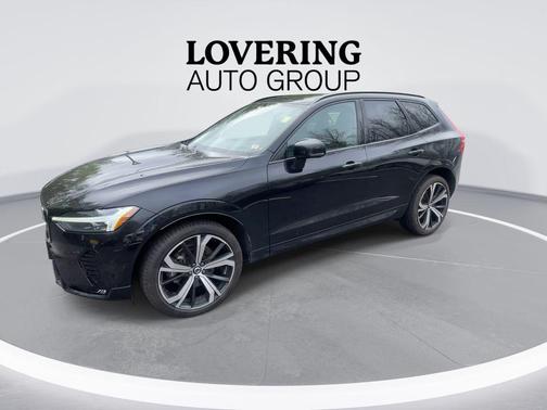 Onyx Black Metallic 2025 Volvo XC60 B5 Ultra