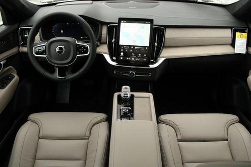 2026 Volvo XC90 B6 Ultra Dark Theme 7-Seater