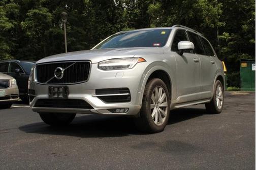 2018 Volvo XC90 T6 Momentum
