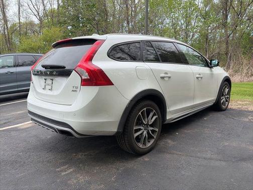 White 2016 Volvo V60 Cross Country T5