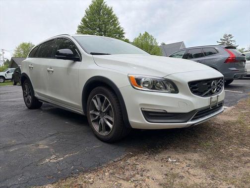 White 2016 Volvo V60 Cross Country T5