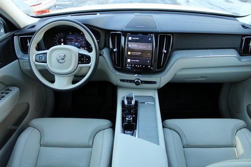 2025 Volvo XC60 Plug-In Hybrid Ultra, T8 AWD Electric/Gasoline, Dark