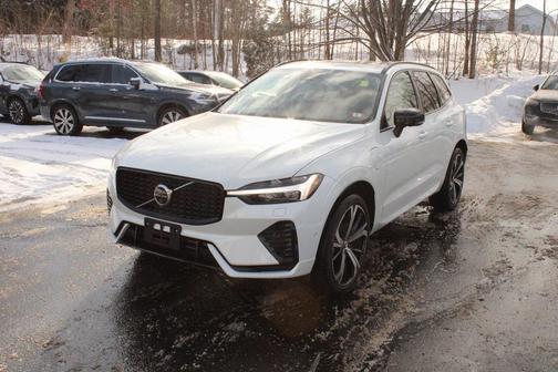 2025 Volvo XC60 Plug-In Hybrid Ultra, T8 AWD Electric/Gasoline, Dark