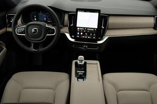 2025 Volvo XC90 B6 Plus 7-Seater