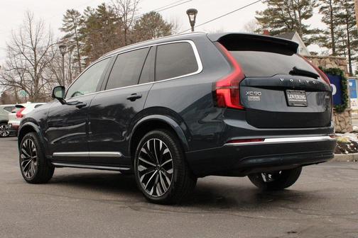 2025 Volvo XC90 B6 Plus 7-Seater