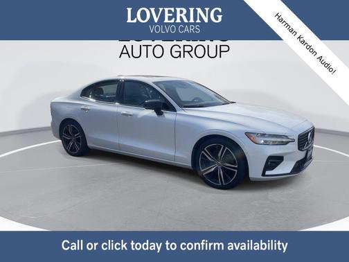 2022 Volvo S60 T5 R-Design