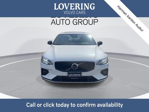 2022 Volvo S60 T5 R-Design