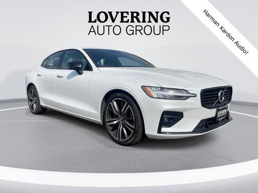 2022 Volvo S60 T5 R-Design