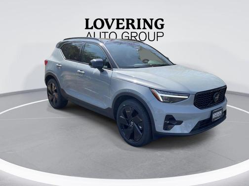 Vapour Grey Metallic 2026 Volvo XC40 Black Edition Ultra, B5 AWD Gas (mild hybrid)
