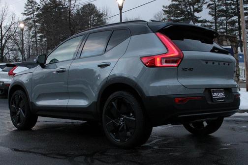 2026 Volvo XC40 Black Edition Ultra, B5 AWD Gas (mild hybrid)
