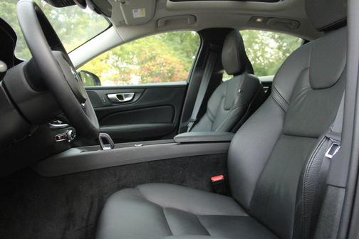 2024 Volvo S60 B5 Plus Dark Theme