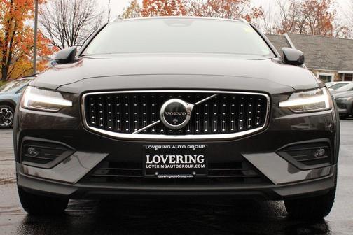 2024 Volvo V60 Cross Country B5 Plus