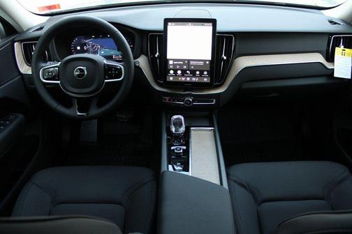 2026 Volvo XC60 Plug-In Hybrid T8 Plus