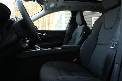 2026 Volvo XC60 Plug-In Hybrid T8 Plus