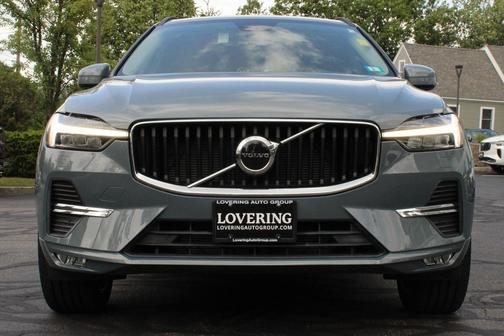 2022 Volvo XC60 B5 Momentum
