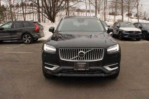2023 Volvo XC90 B5 Plus