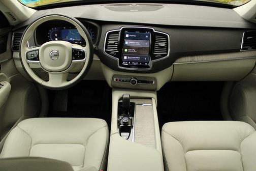 2024 Volvo XC90 B6 Plus Bright Theme 7-Seater