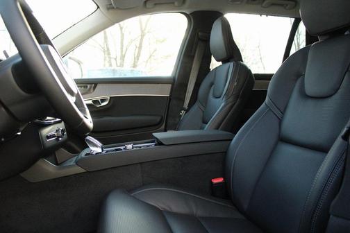 2026 Volvo XC90 Ultra, B6 AWD Gas (mild hybrid), Gasoline, Bright, 7 Seats