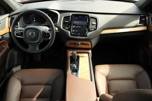2023 Volvo XC90 Recharge Plug-In Hybrid T8 Plus Dark Theme 7 Passenger