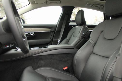 2025 Volvo S90 Plug-In Hybrid T8 Ultra