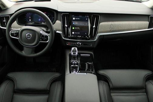 2025 Volvo S90 Plug-In Hybrid T8 Ultra