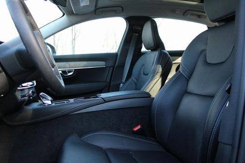 2025 Volvo S90 Plug-In Hybrid T8 Ultra