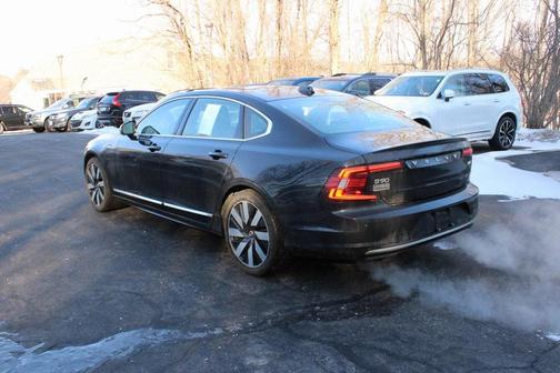 2025 Volvo S90 Plug-In Hybrid T8 Ultra