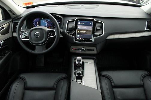 2024 Volvo XC90 Recharge Plug-In Hybrid T8 Ultimate Bright Theme 7-Seater