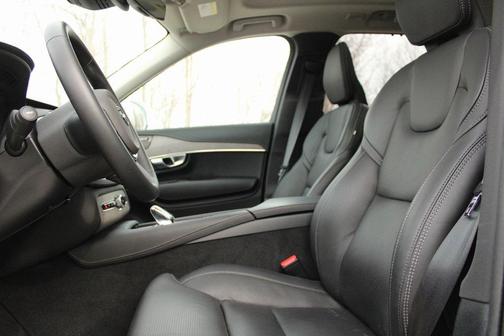 2024 Volvo XC90 Recharge Plug-In Hybrid T8 Ultimate Bright Theme 7-Seater