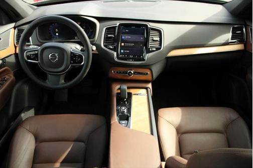 2023 Volvo XC90 Recharge Plug-In Hybrid T8 Plus Dark Theme 7-Seater