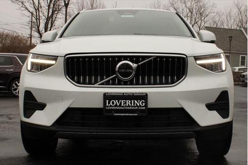 2025 Volvo XC40 B5 Core Bright Theme