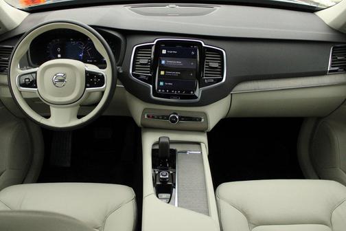 2025 Volvo XC90 B6 Plus 6-Seater