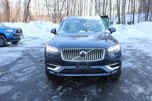 2025 Volvo XC90 B6 Plus 6-Seater