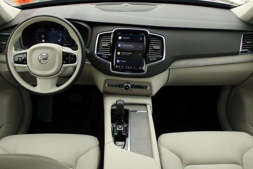 2025 Volvo XC90 B6 Plus 6-Seater